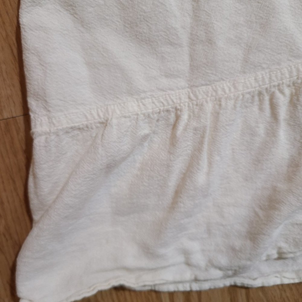 Little white dress. - Picture 5 of 16